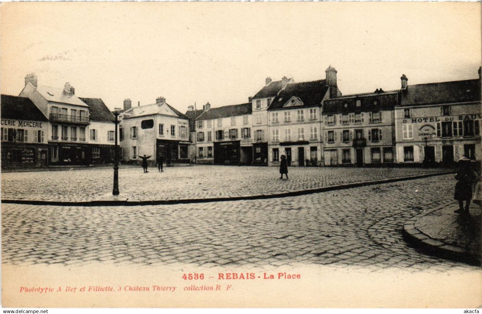 CPA Rebais La Place FRANCE (1301150)