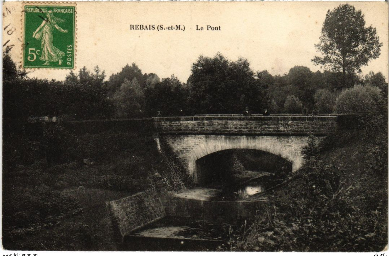 CPA Rebais Le Pont FRANCE (1301161)