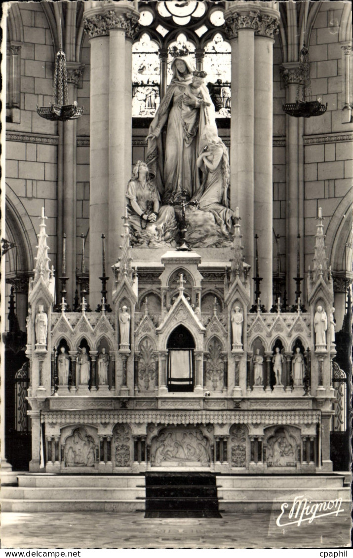 CPA Remalard Orne Ses Environs Basilique N D de Montligeon Le Maitre Autel