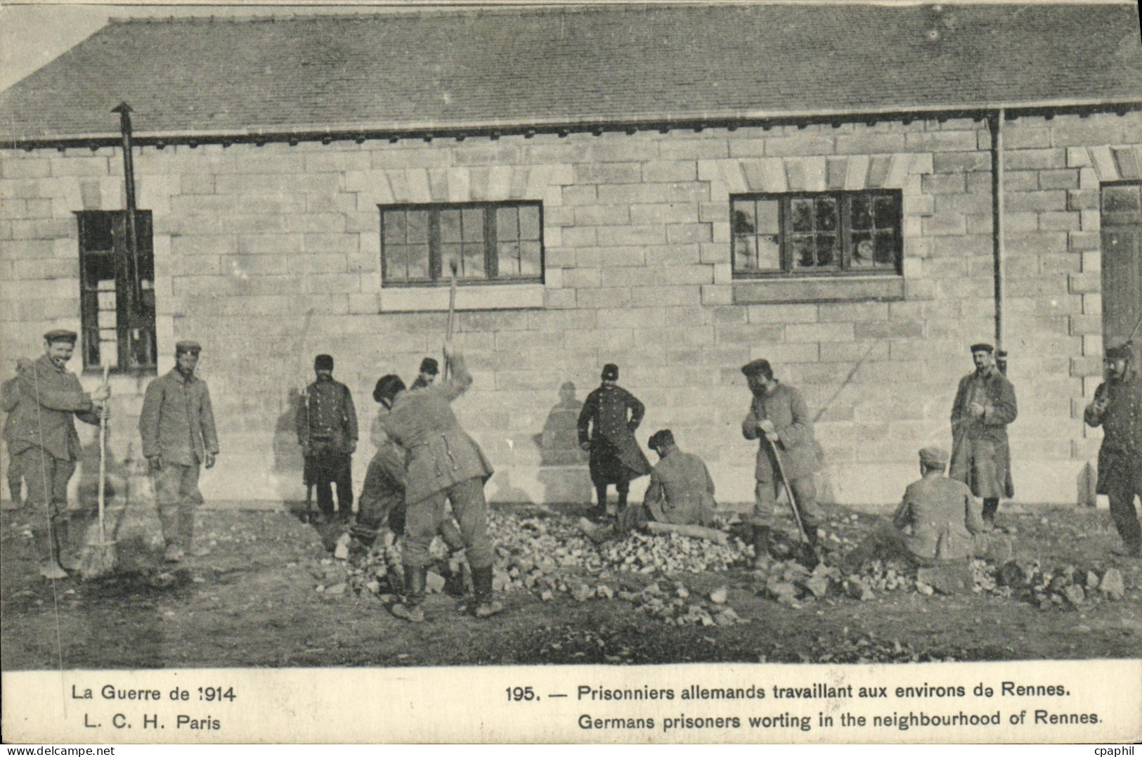 CPA Rennes Prisonniers allemands aux environs de Rennes Militaria