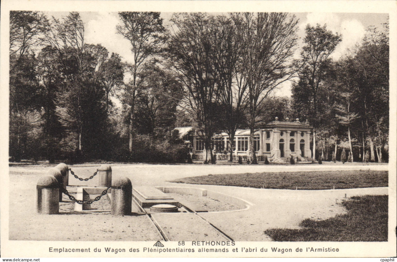 CPA Rethondes Emplacement du Wagon des Plenipotentiaires allemands et l'abri du Wagon de l'Armistice