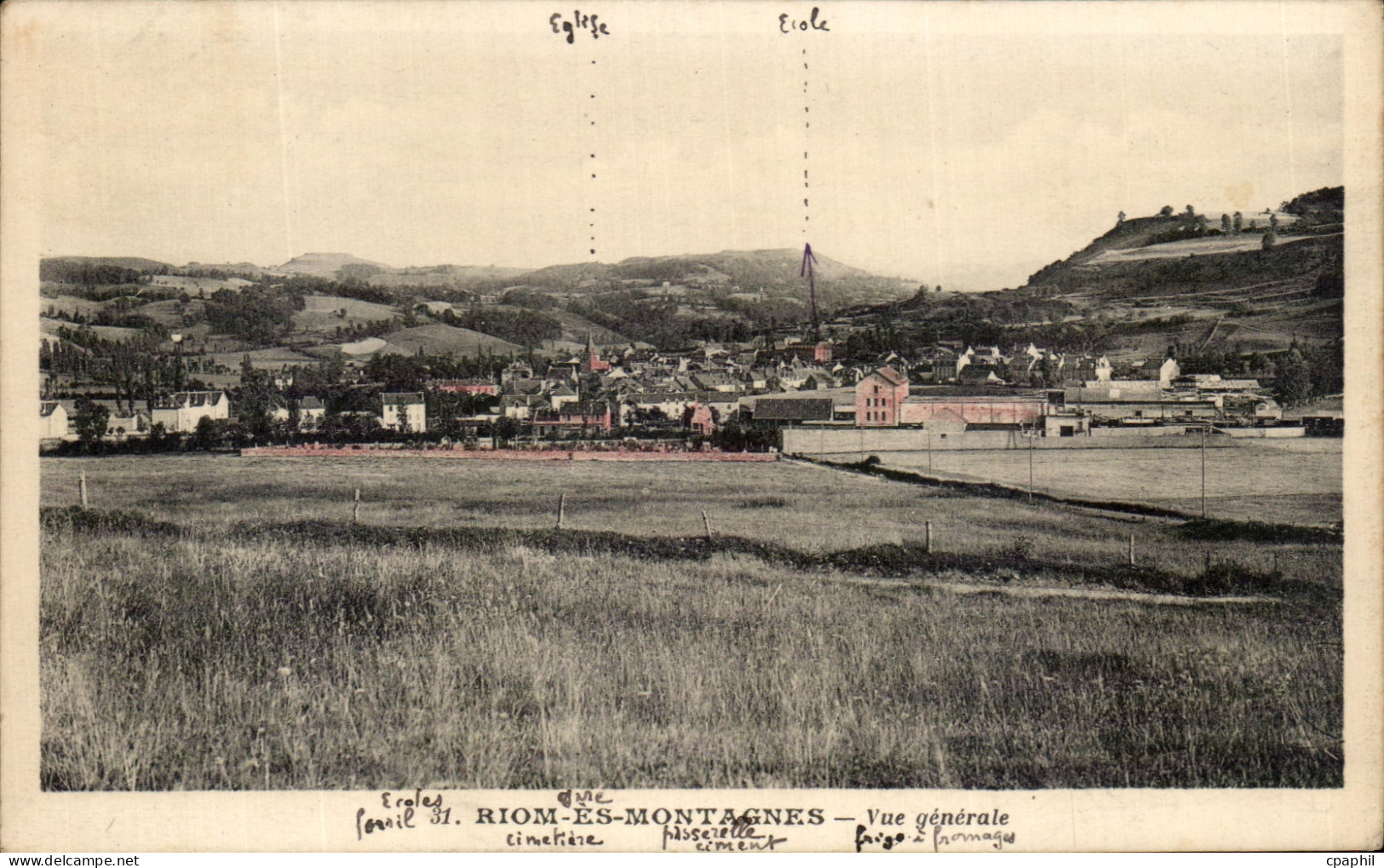 CPA Riom Es Montagnes Vue Generale
