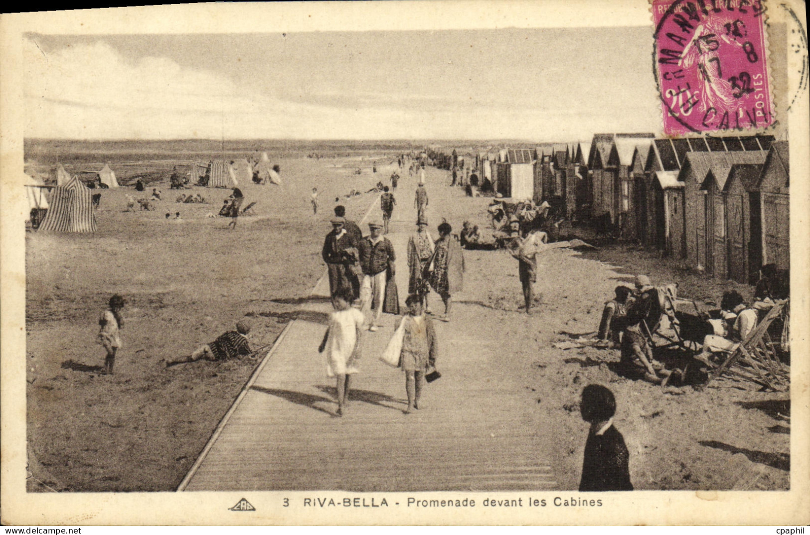 CPA Riva Bella Promenade devant les Cabines