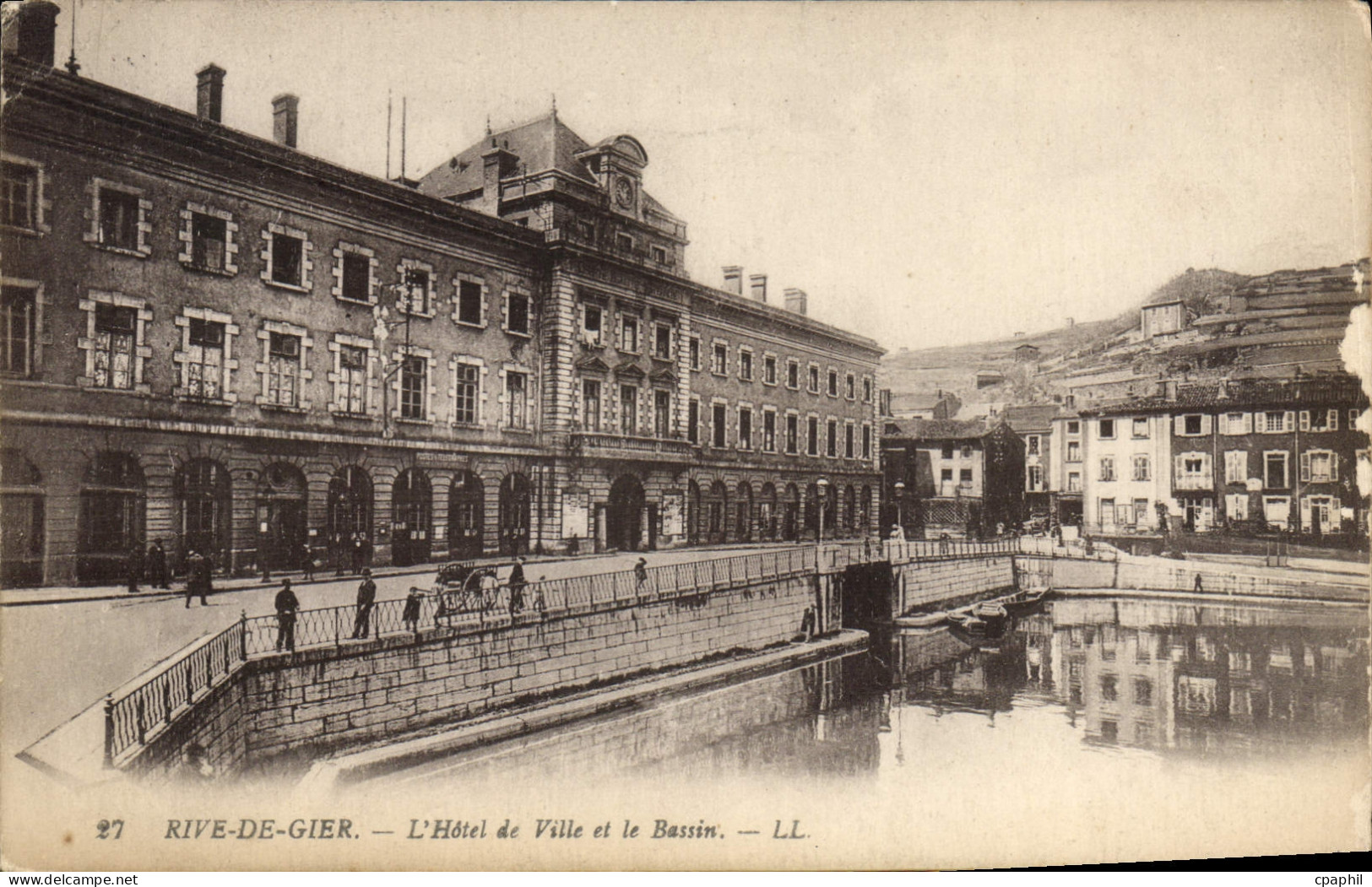 CPA Rive De Gier L'Hotel de Ville et Bassin
