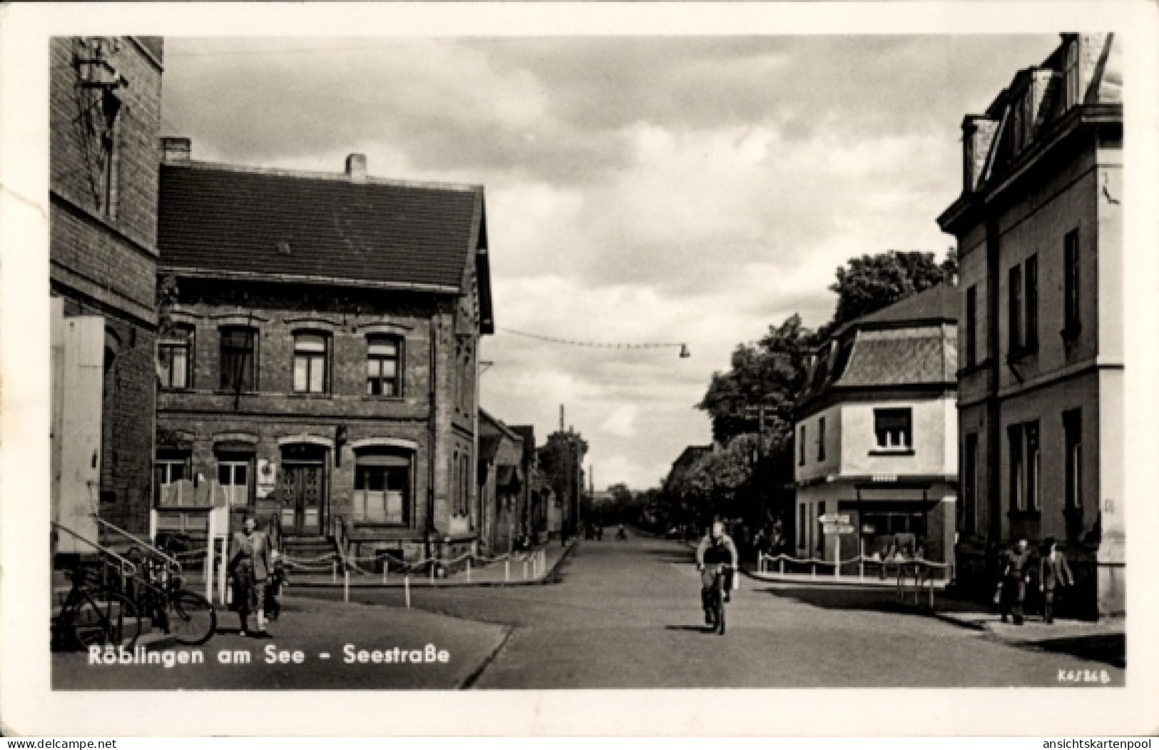 CPA Röblingen am See Mansfelder Land, Seestraße, Fahrradfahrer