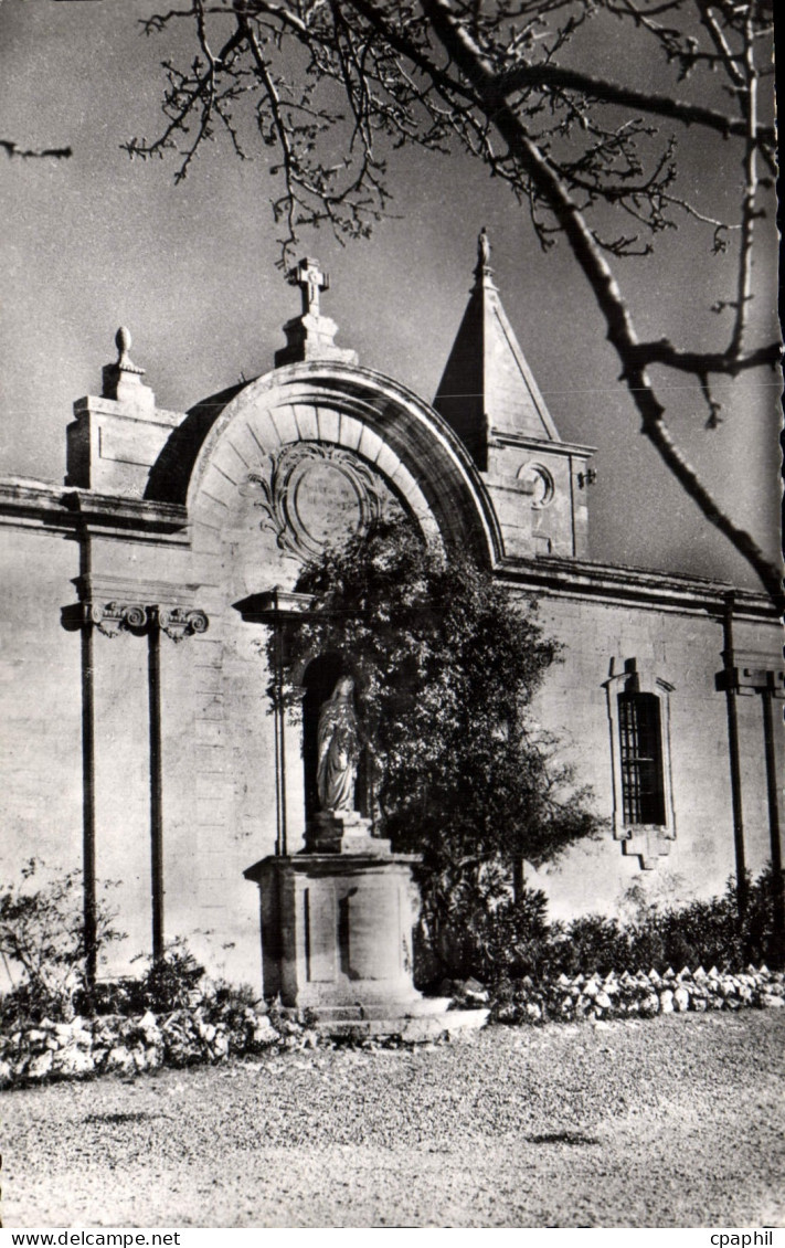 CPA Rochefort Du Gard Focade Du Sanctuaire Et Clocher