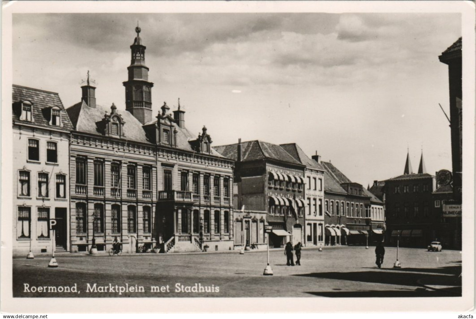 CPA Roermond Marktplein met Stadhuis NETHERLANDS (728441)