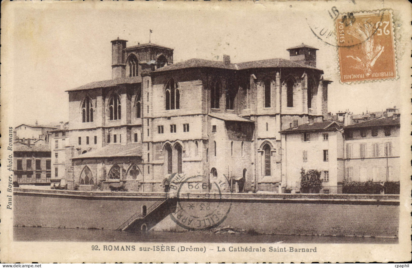 CPA Romans sur Isere Drome la cathedrale Saint Barnard