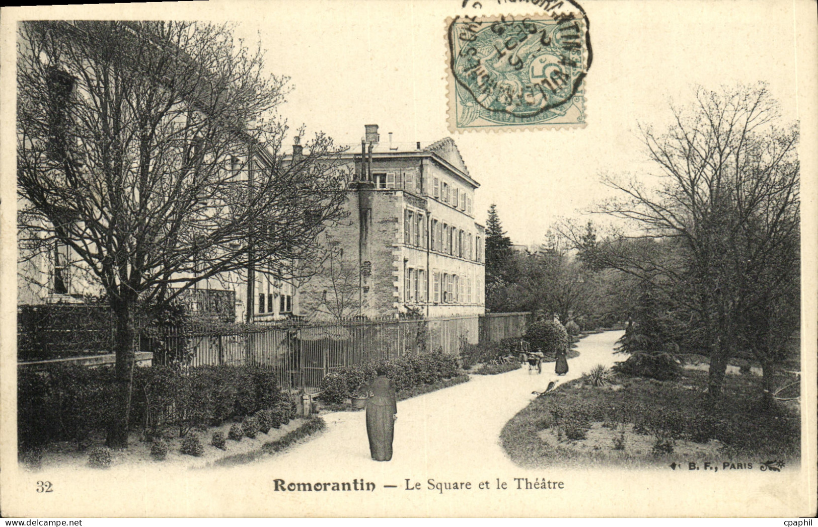 CPA Romorantin Le Square et le Theatre