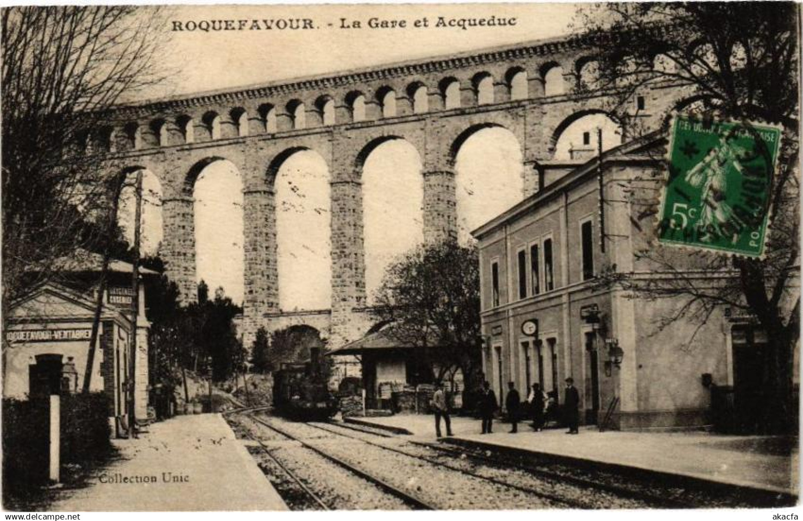 CPA ROQUEFAVOUR - La Gare et Acqueduc (211317)