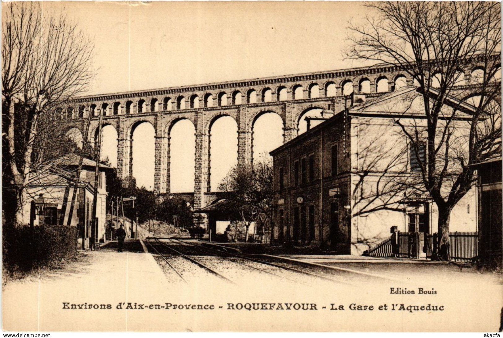 CPA ROQUEFAVOUR La Gare et l'Aqueduc (410046)