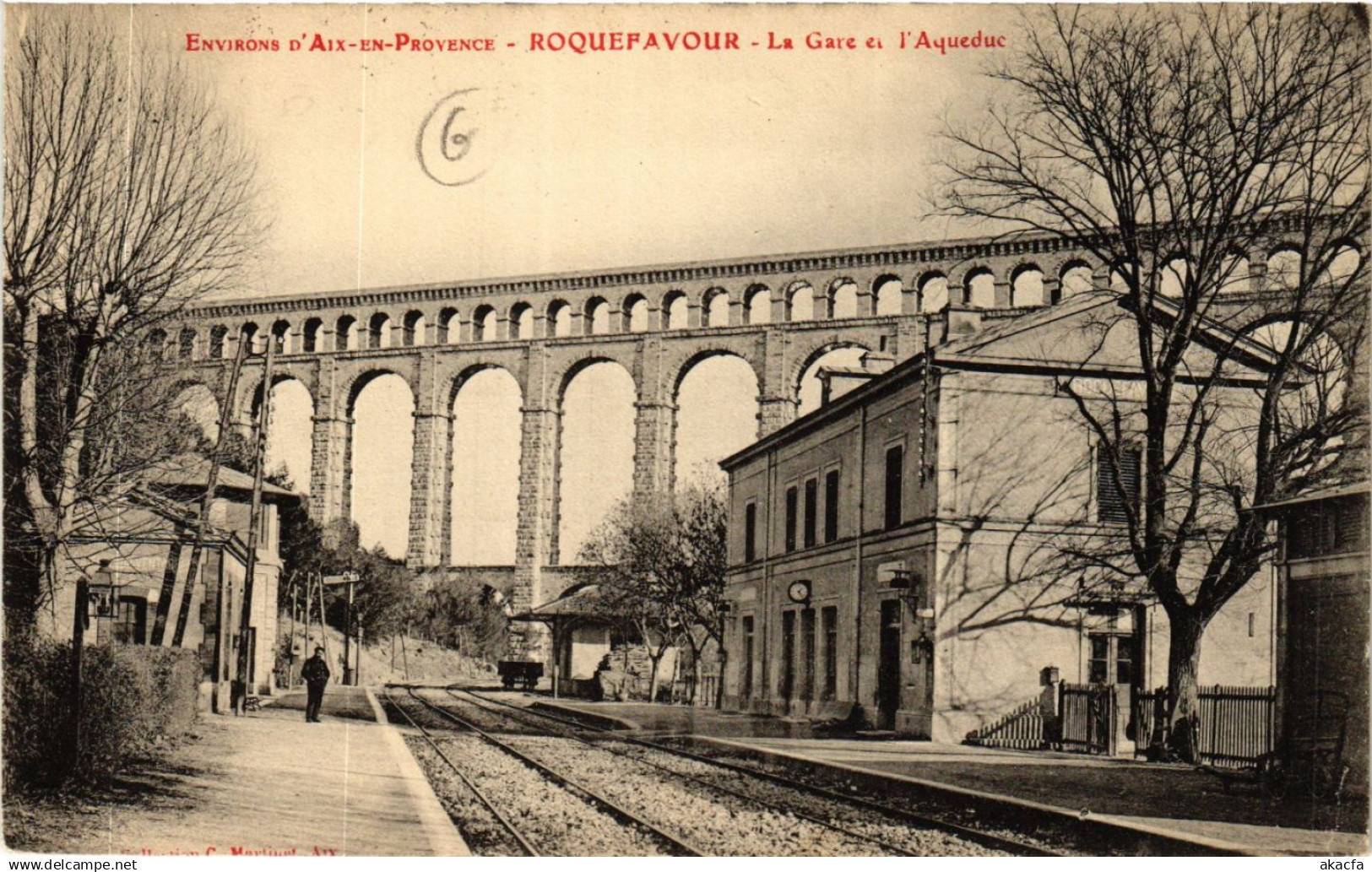 CPA ROQUEFAVOUR La Gare et l'Aqueduc (410047)