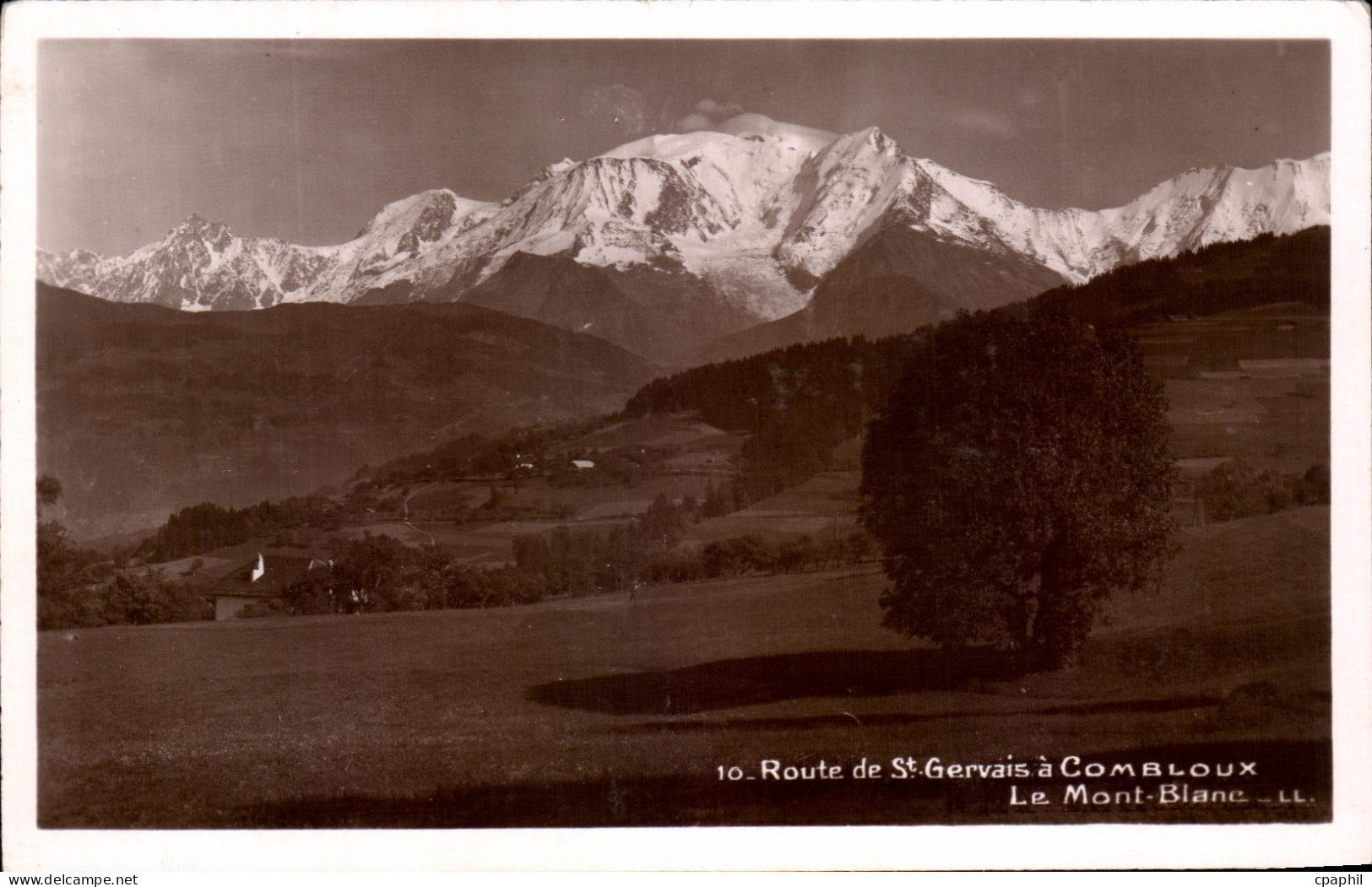 CPA Route De St Gervais a Combloux Le Mont Blanc