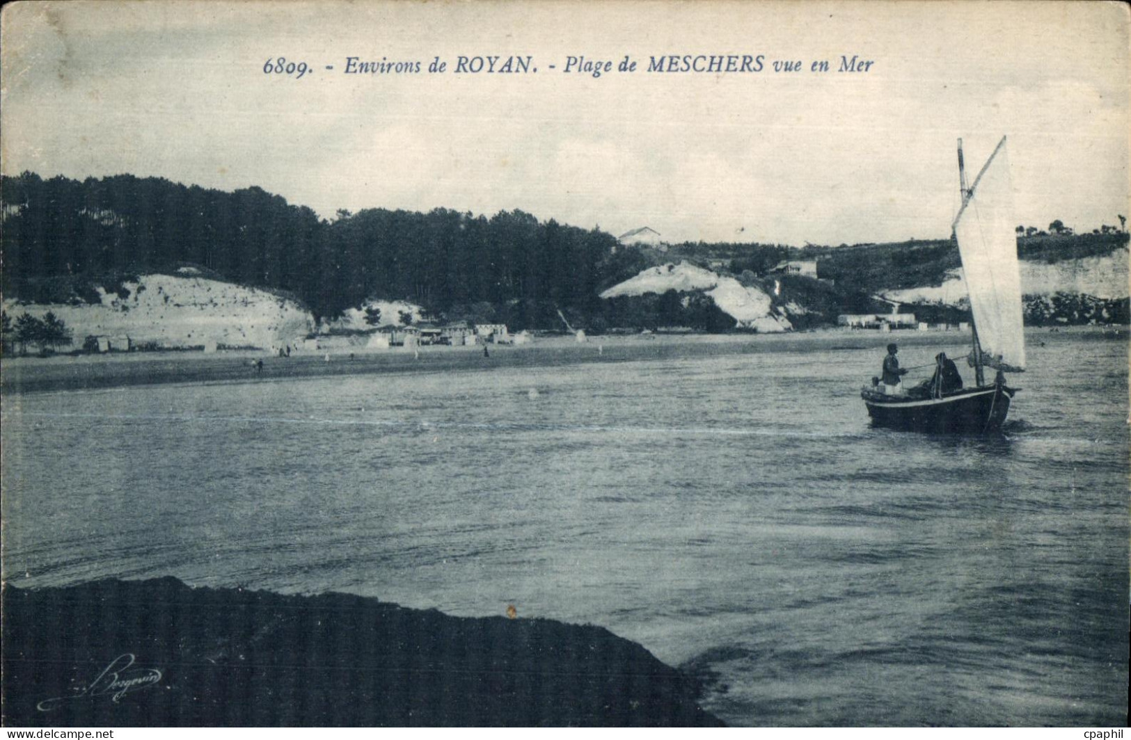 CPA Royan Environs de Royan Plage de Meschers vue en Mer Bateau