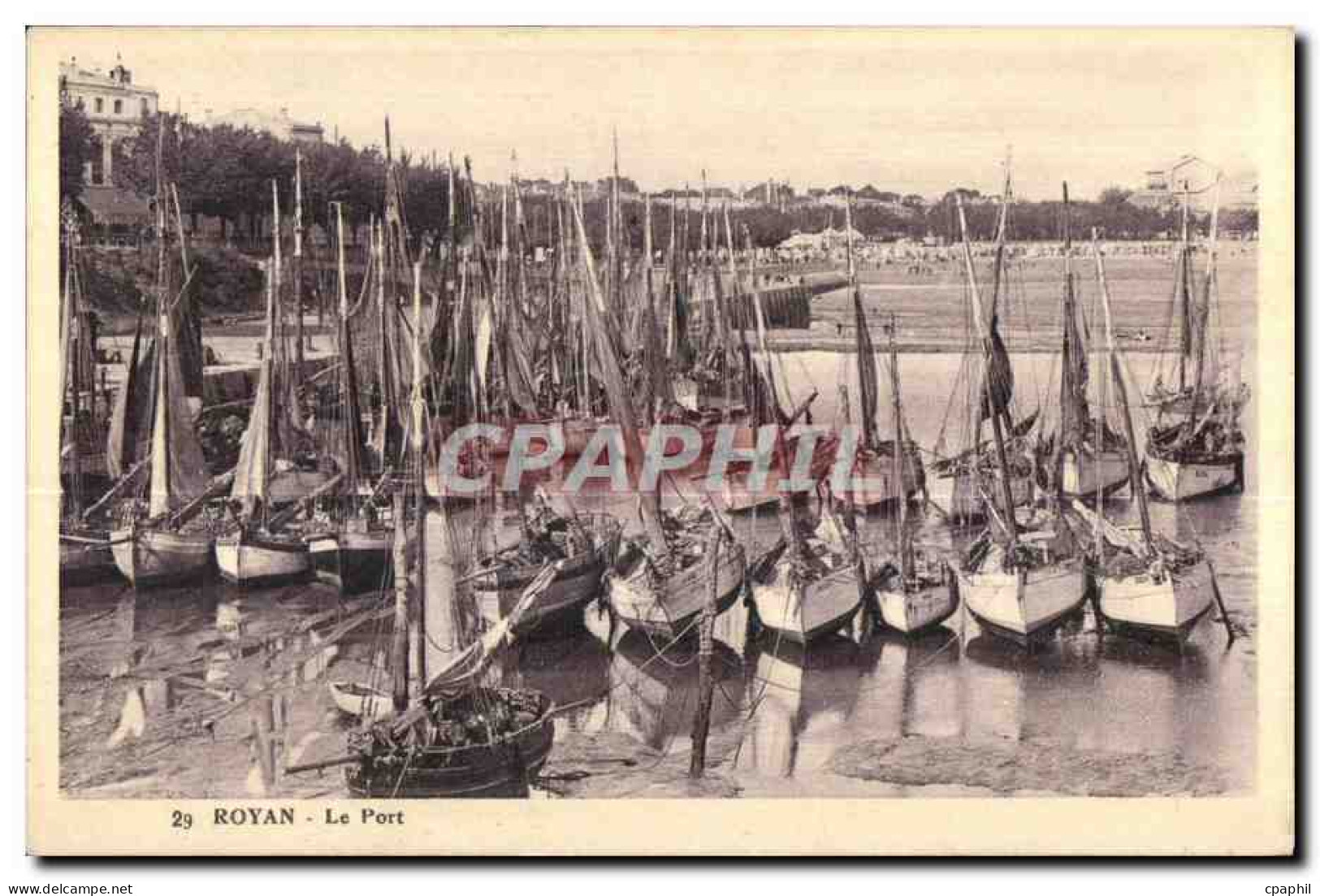 CPA Royan Le Port Bateaux