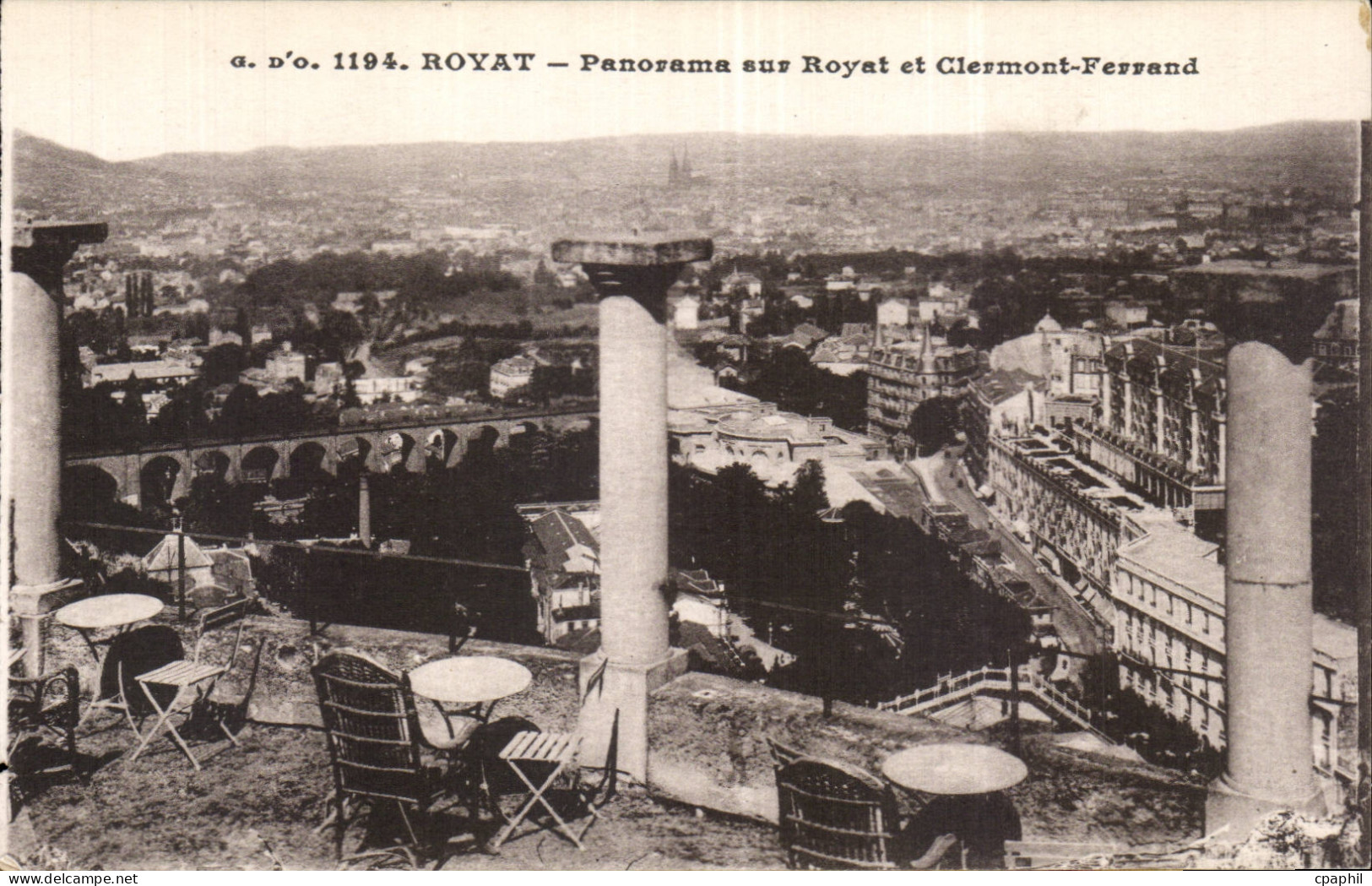 CPA Royat Panorama sur Royat et Clermont Ferrand