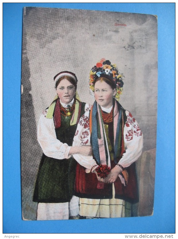CPA   Russie   "   Femmes en habit traditionnels  " voyagé  1911