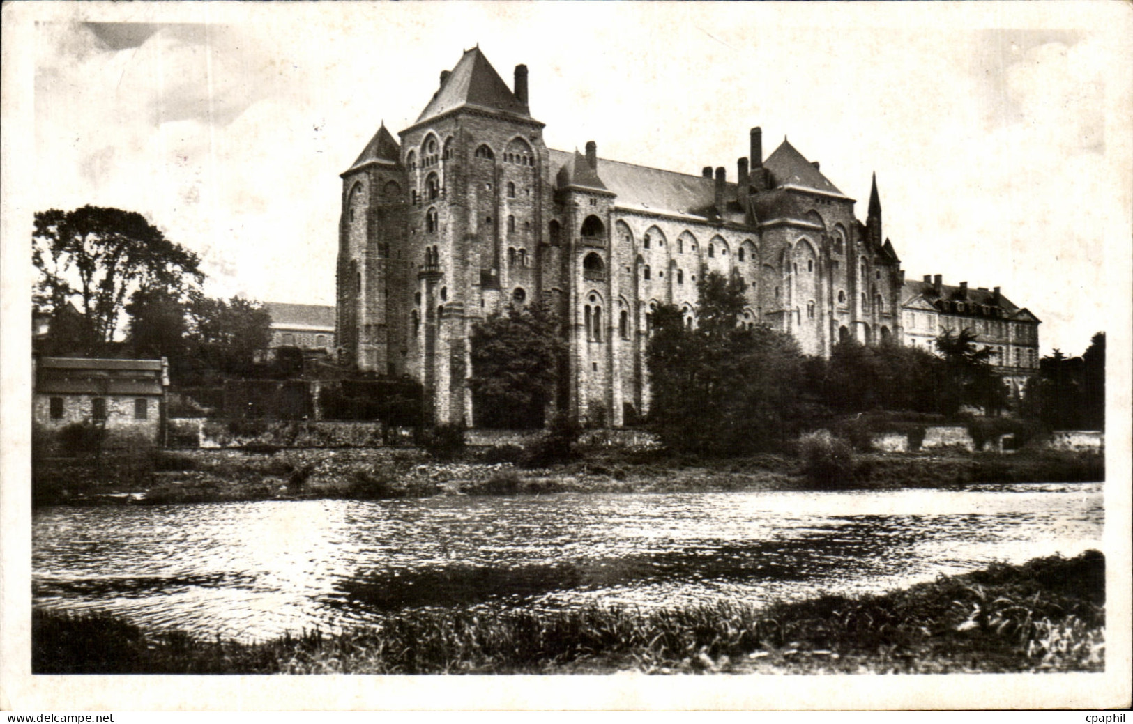 CPA Sable Sur Sarthe L'abbaye De Solesmes