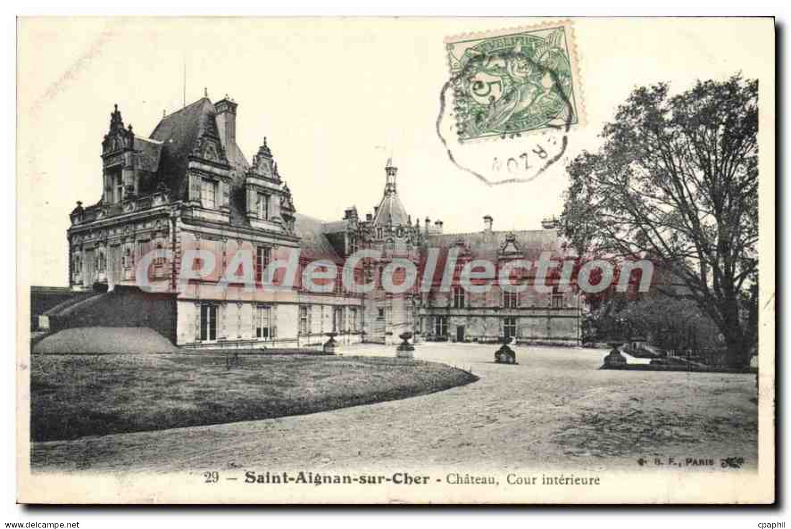 CPA Saint Aignan sur Cher Chateau Cour Interieure