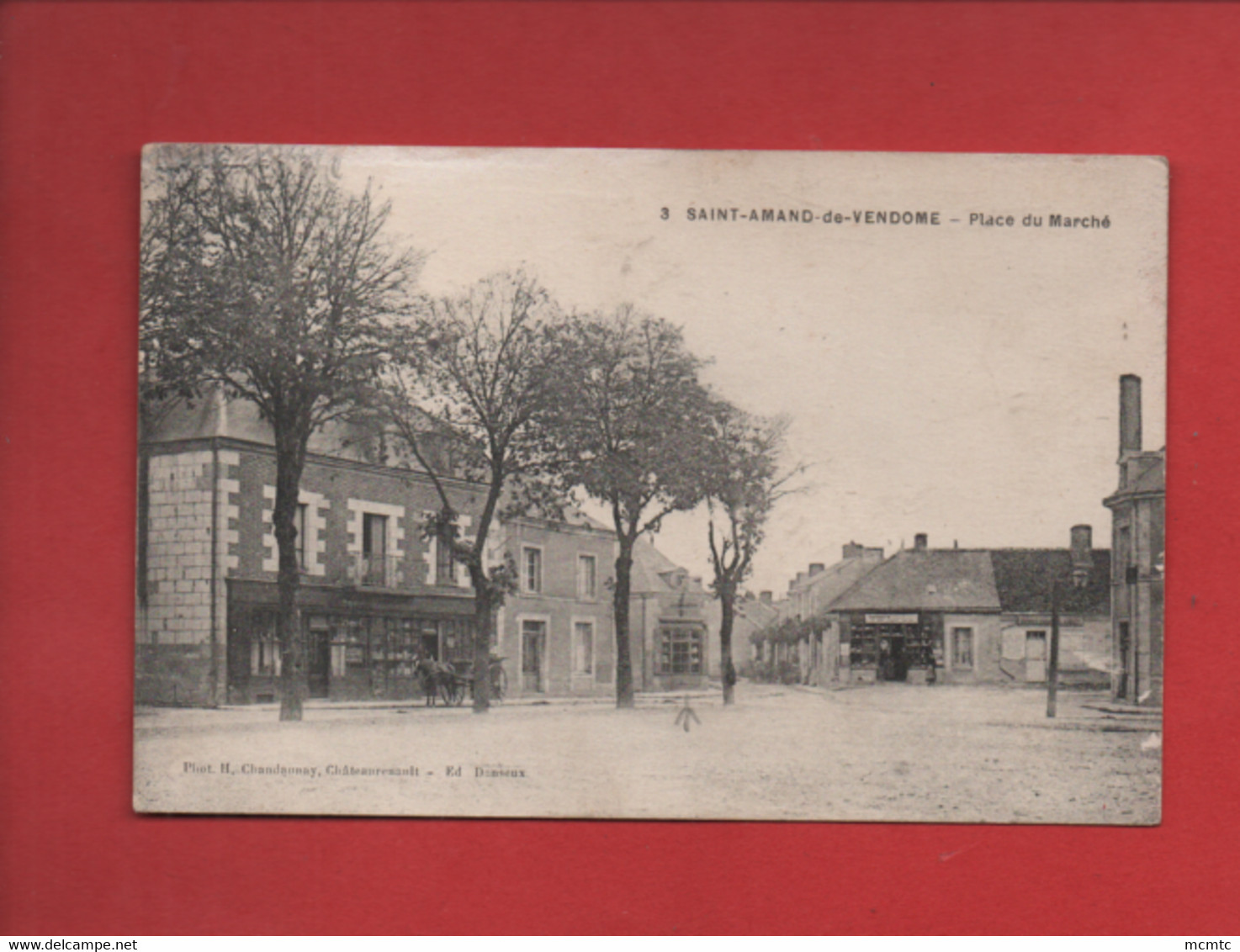 CPA  -  Saint Amand de Vendome - Place du Marché  -( Saint Amand Longpre  )