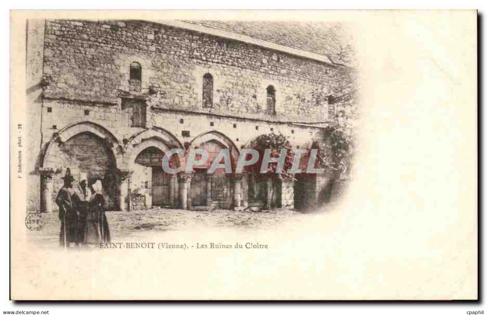 CPA Saint Benoit Les Ruines du Cloitre Folklore