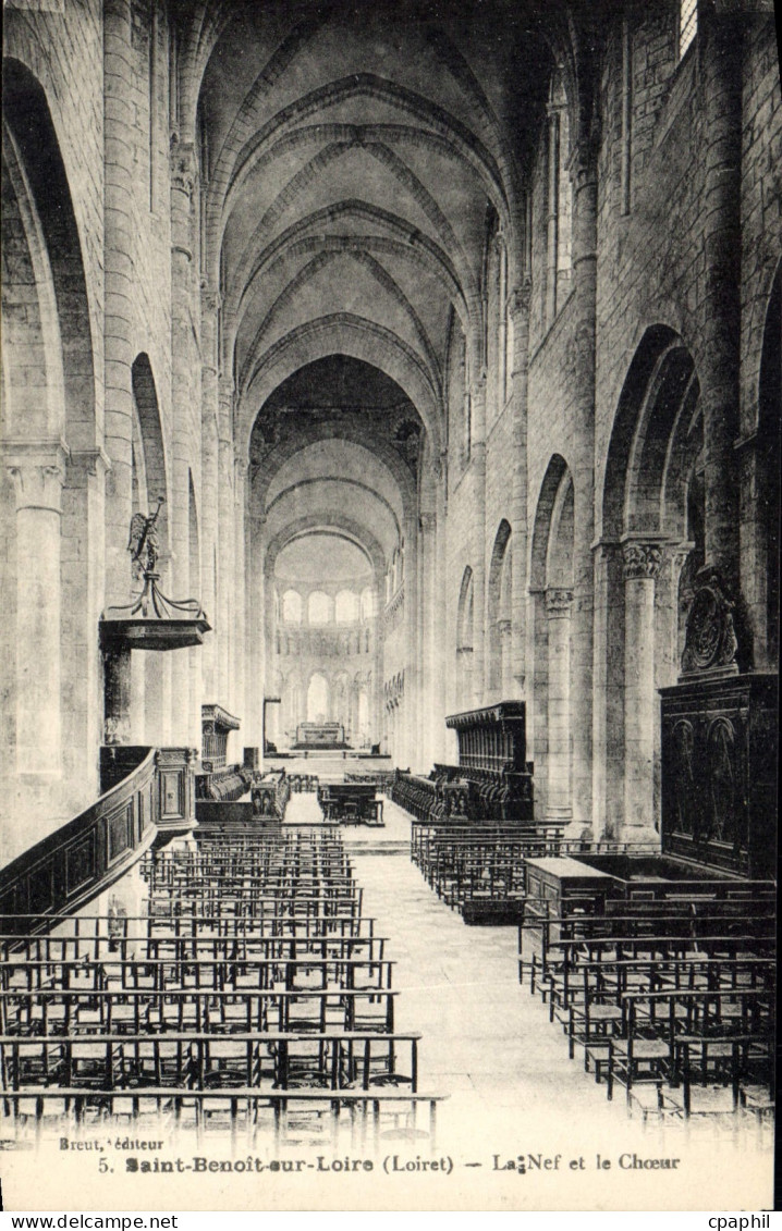 CPA Saint Benoit sur Loire Loiret La Nef et le Choeur