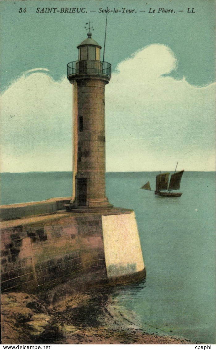 CPA Saint Brieuc Sous la Tour Le Phare