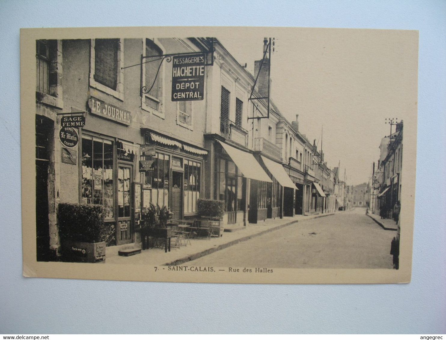 CPA  Saint-Calais  - Rue des Halles