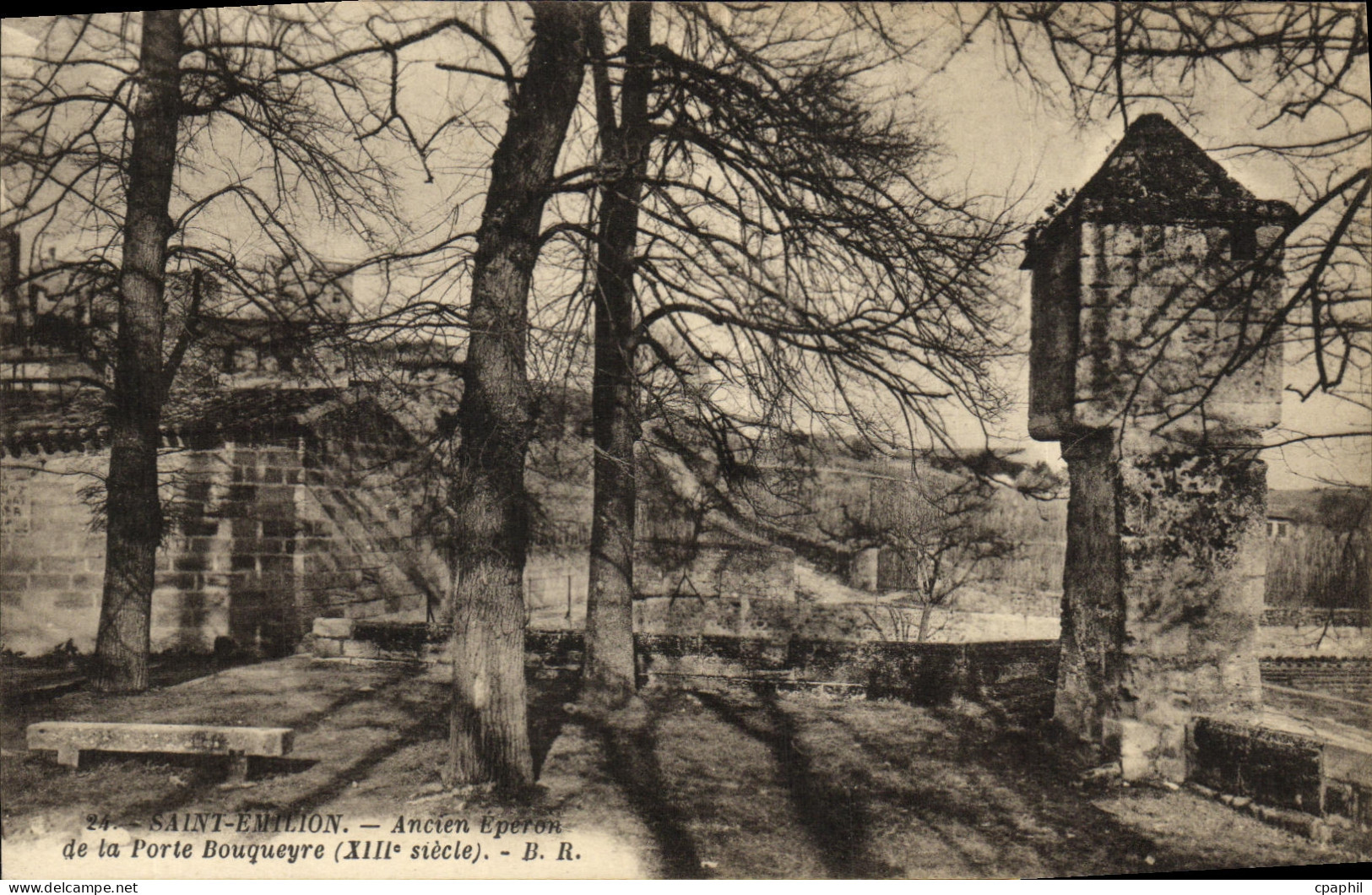 CPA Saint Emilion Ancien eperon de la porte Bouqueyre
