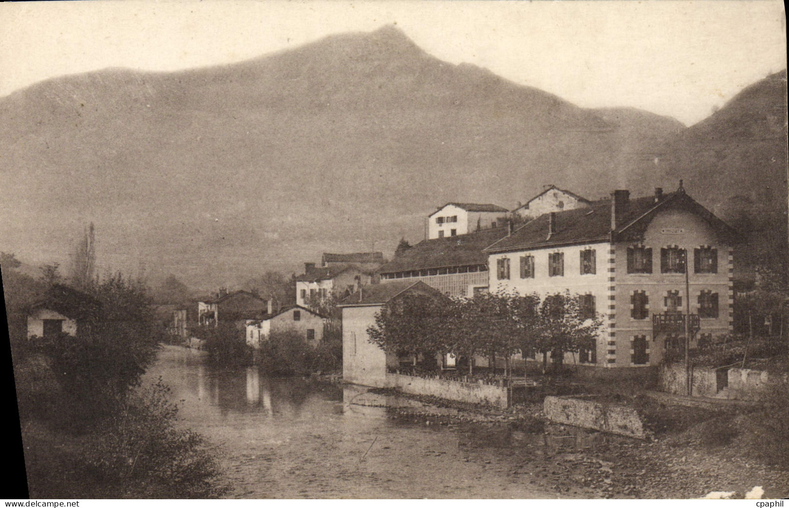 CPA Saint Etienne De Baigorry Hotel Restaurant du Trinquet