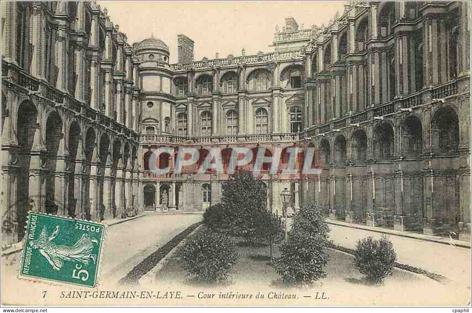 CPA SAINT-GERMAIN-EN-LAYE  Cour interieur du Chateau