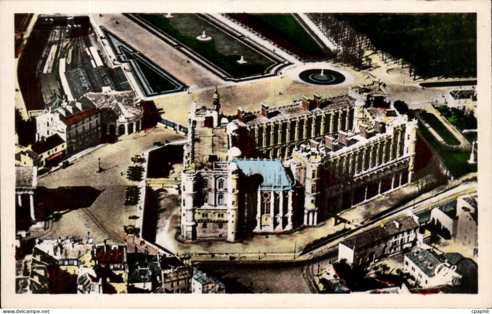 CPA Saint Germain en Laye Le Chateau Vue aerienne