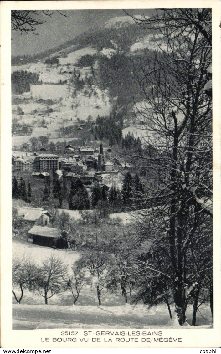 CPA Saint Gervais les Bains Le bourg vu de la route de megeve