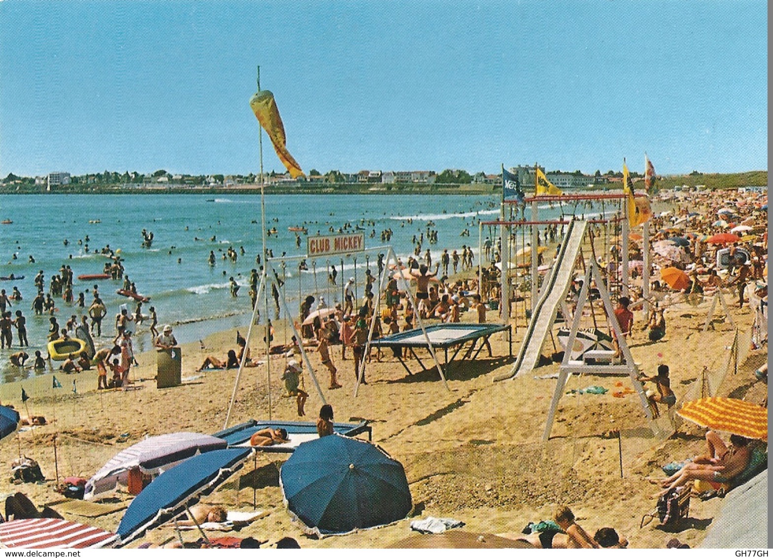 CPA SAINT-GILLES-CROIX-DE-VIE -la grande plage