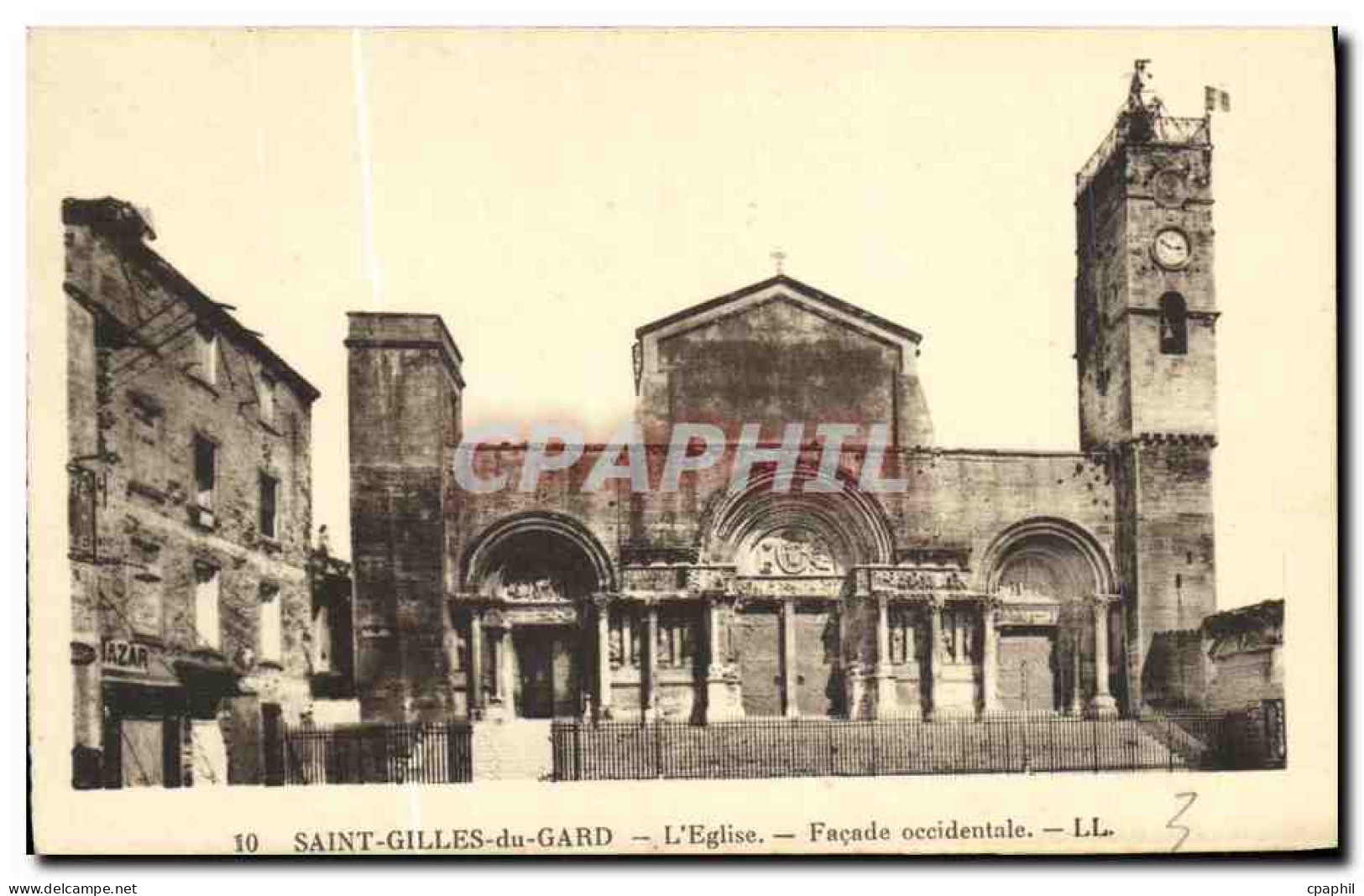 CPA Saint Gilles du Gard L Eglise Facade occidentale