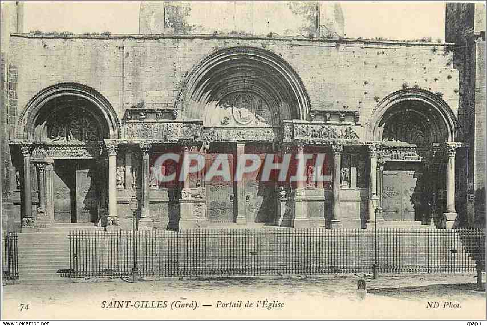 CPA SAINT -GILLES (Gard). Portail de l"Eglise