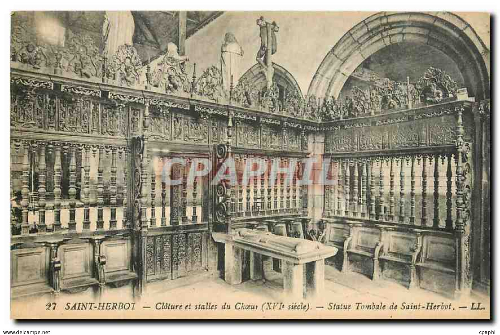 CPA Saint Herbot Cloutre et stalles du Choeur Statue Tombale de saint Herbot