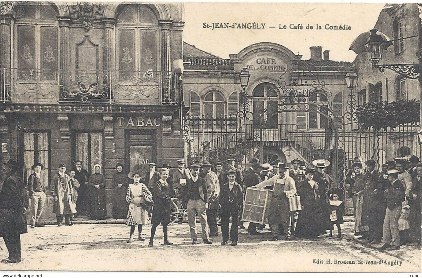 CPA Saint-Jean-d'Angély Le Café de la Comédie