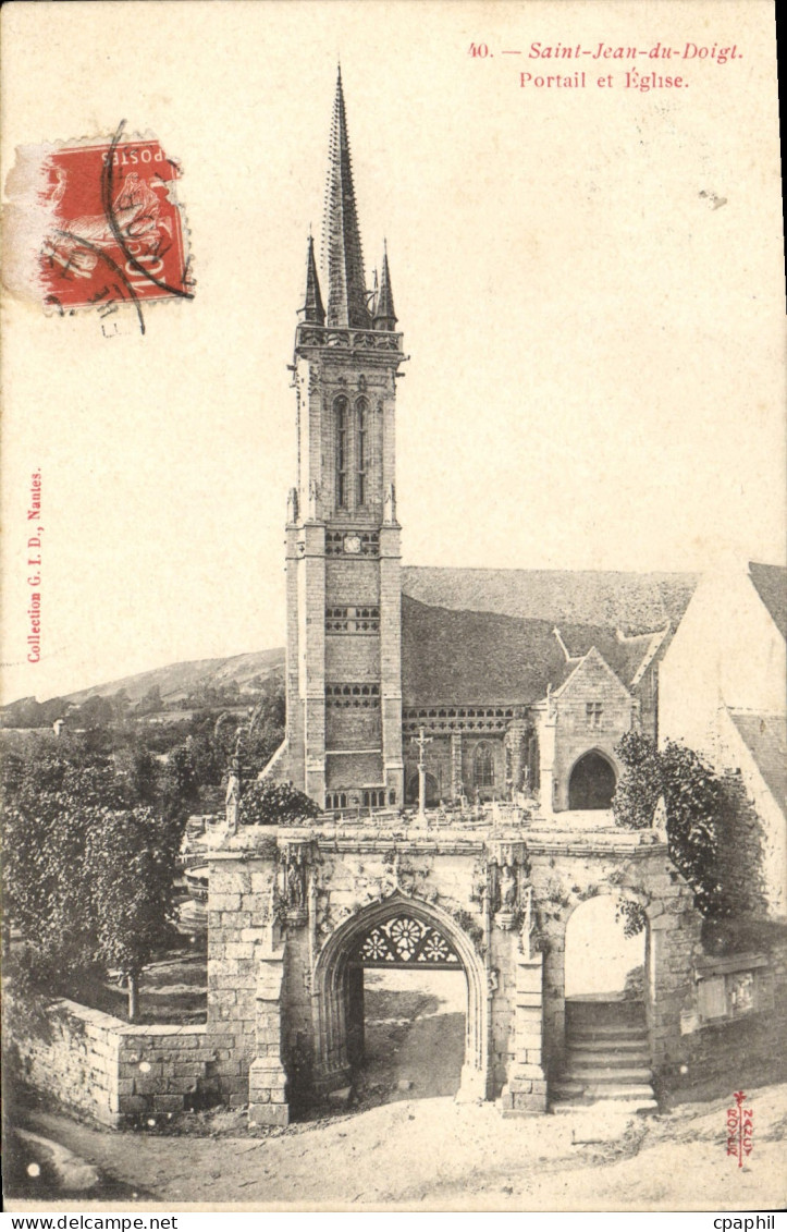 CPA Saint Jean Du Doigt Portail Et Eglise