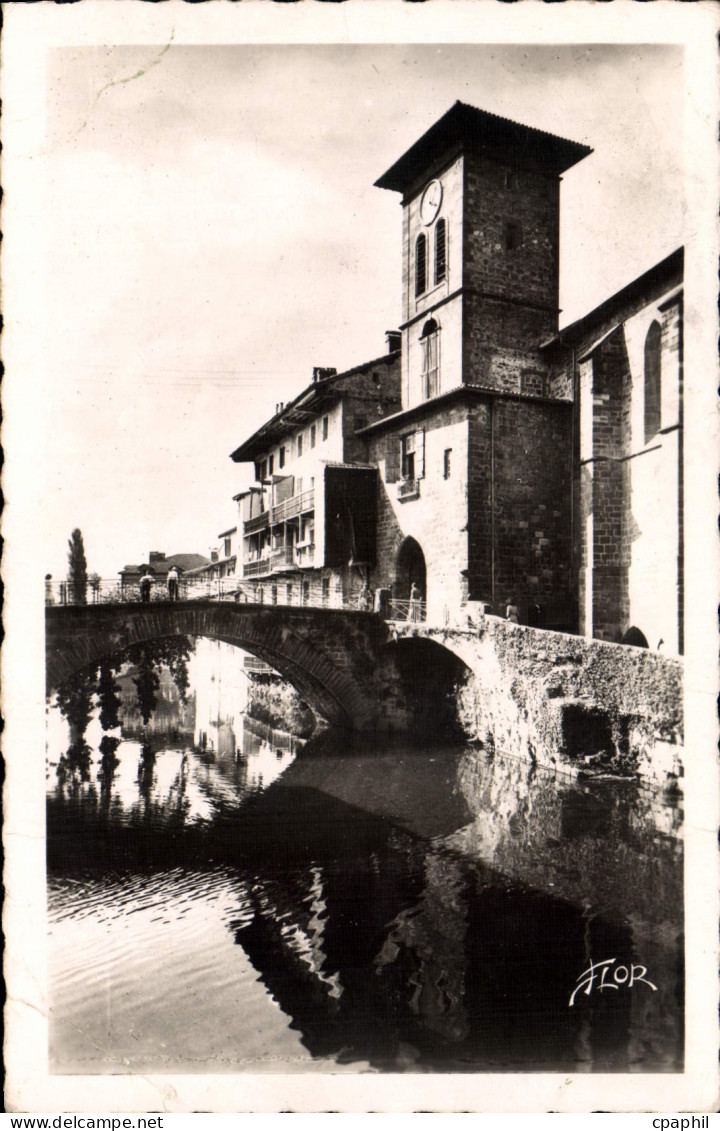 CPA Saint Jean Pied De Port L'Eglise Et La Nive