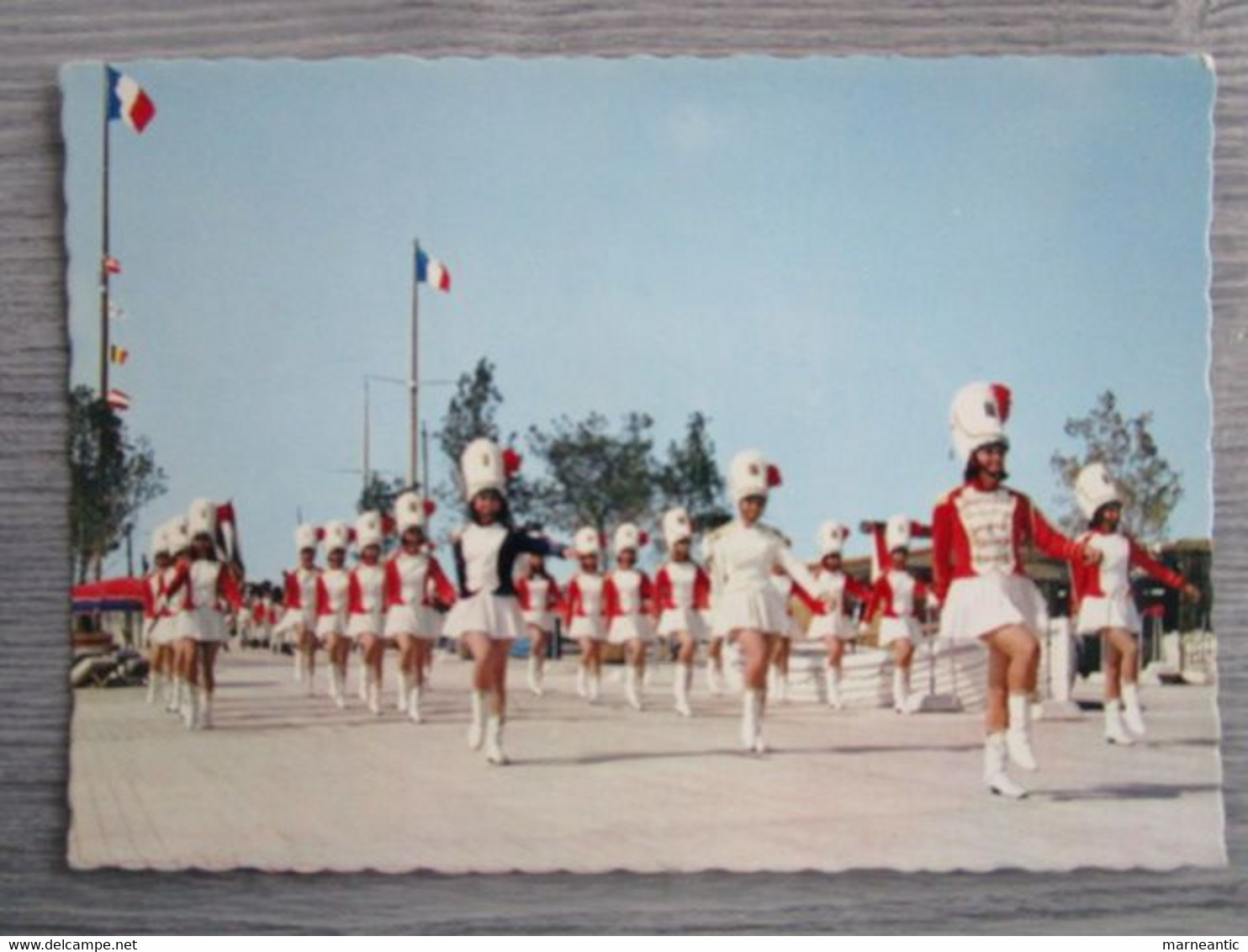 Cpa Saint Laurent du Var(06) la parade