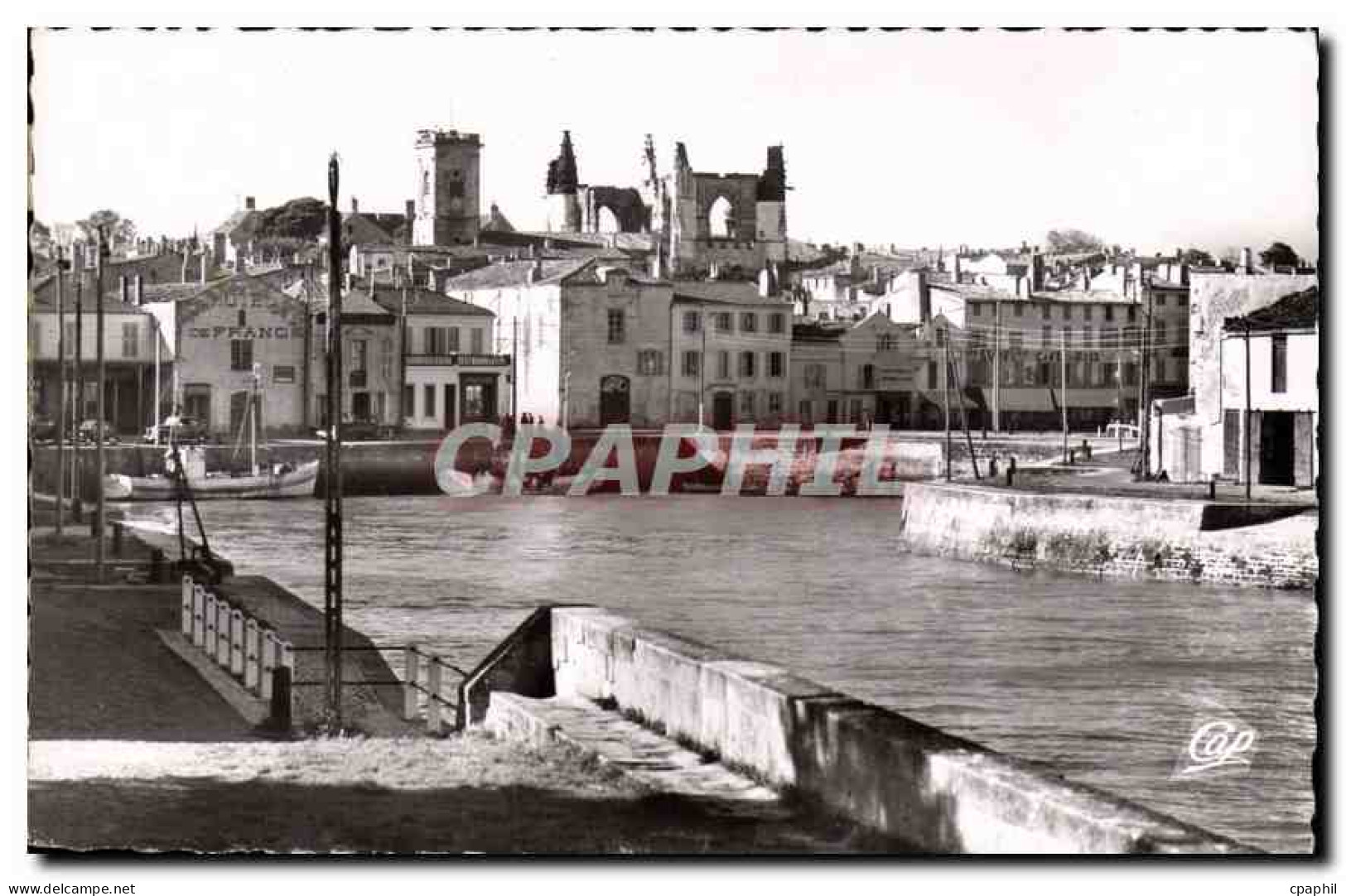 CPA Saint Martin de Re Vue sur le port et la ville