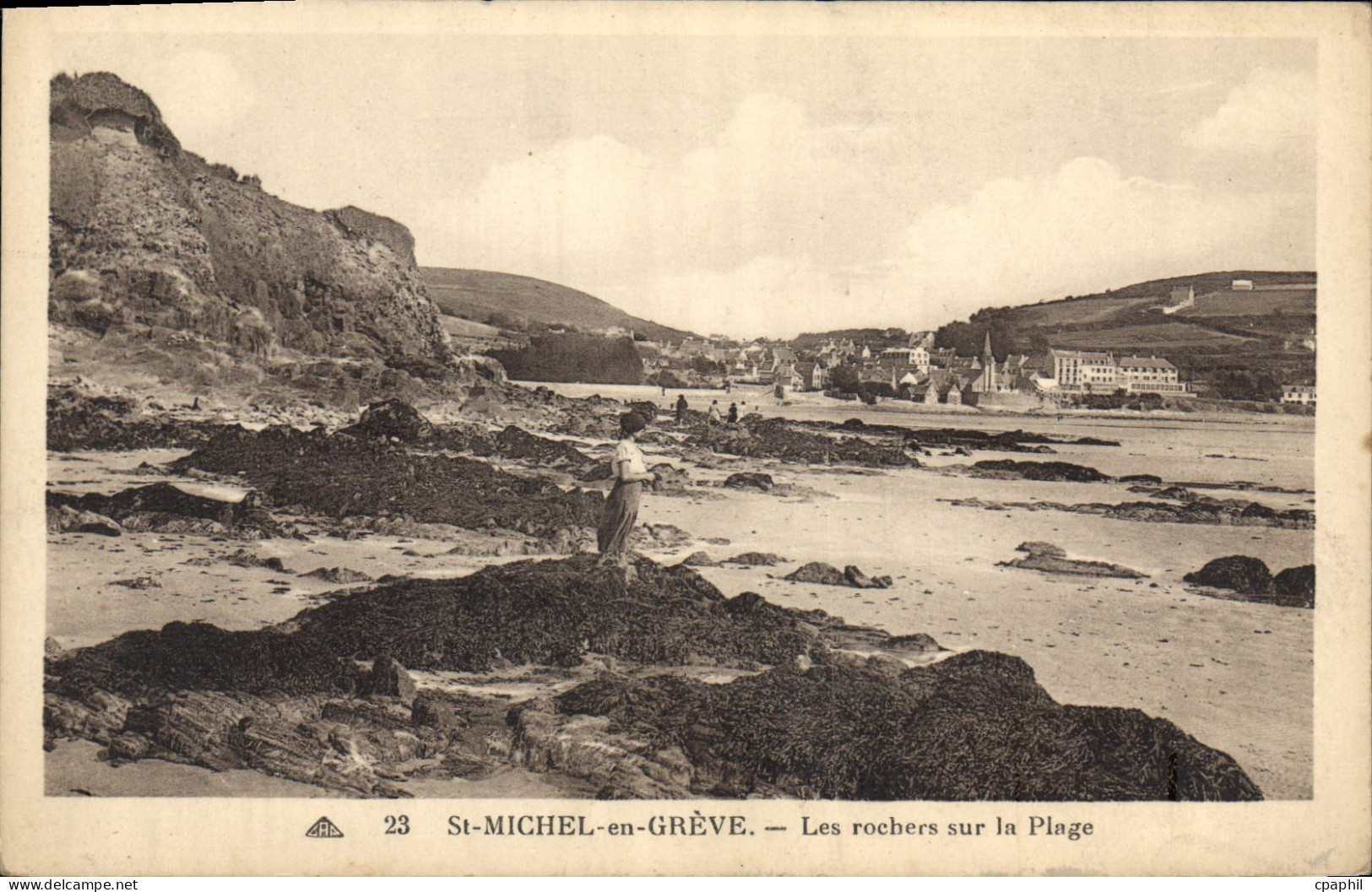 CPA SAINT-MICHEL-en-GREVE plage