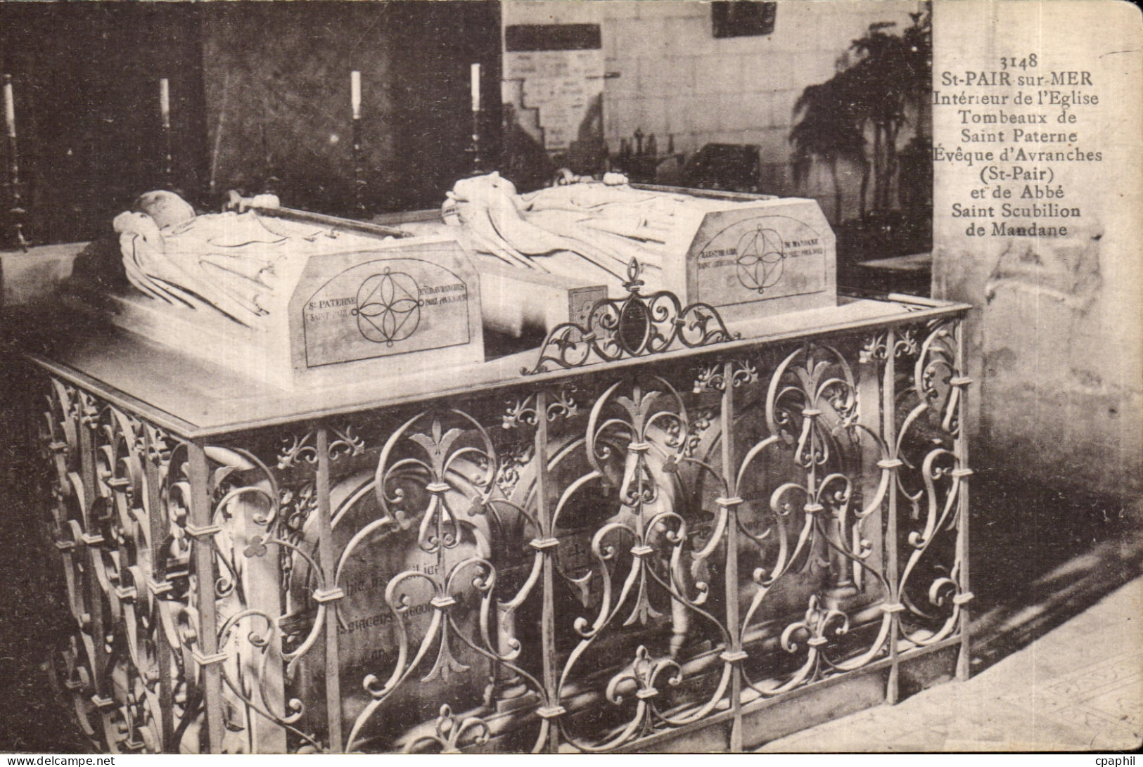 CPA Saint Pair sur Mer Interier de l Eglise Tombeux de Saint Paterne Eveque d Avranches