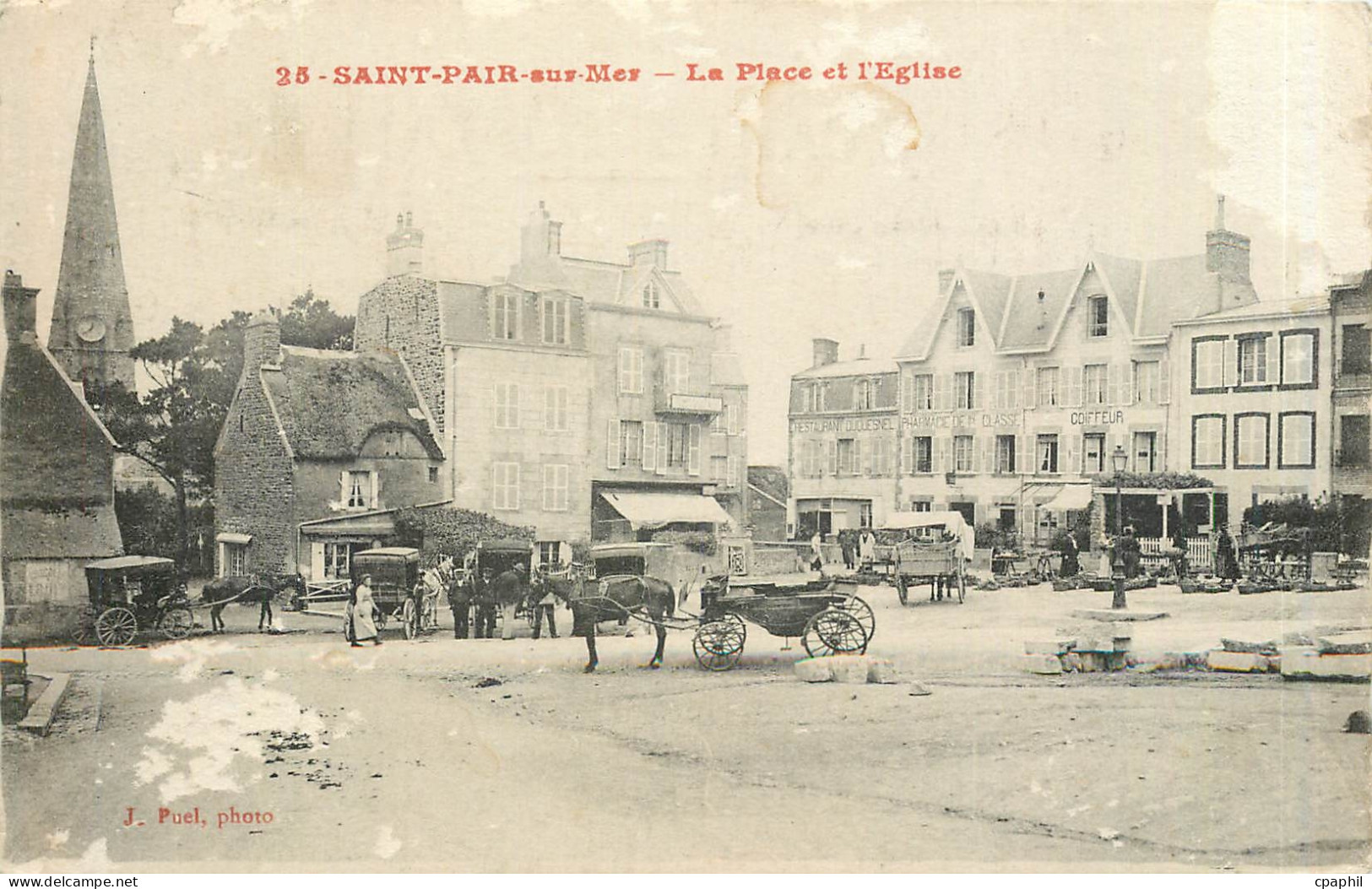 CPA Saint Pair sur Mer La Place et l'Eglise