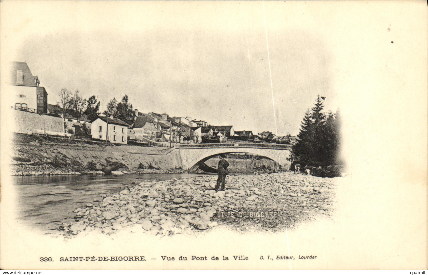 CPA Saint Pe De Bigorre Vue du Pont de la Ville