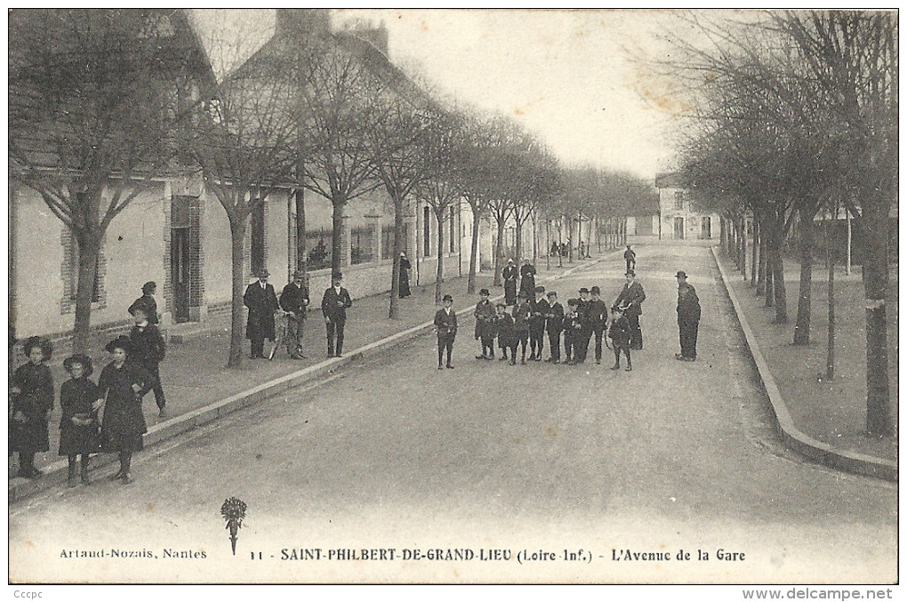 CPA Saint Philbert de Grand Lieu - L'avenue de la Gare