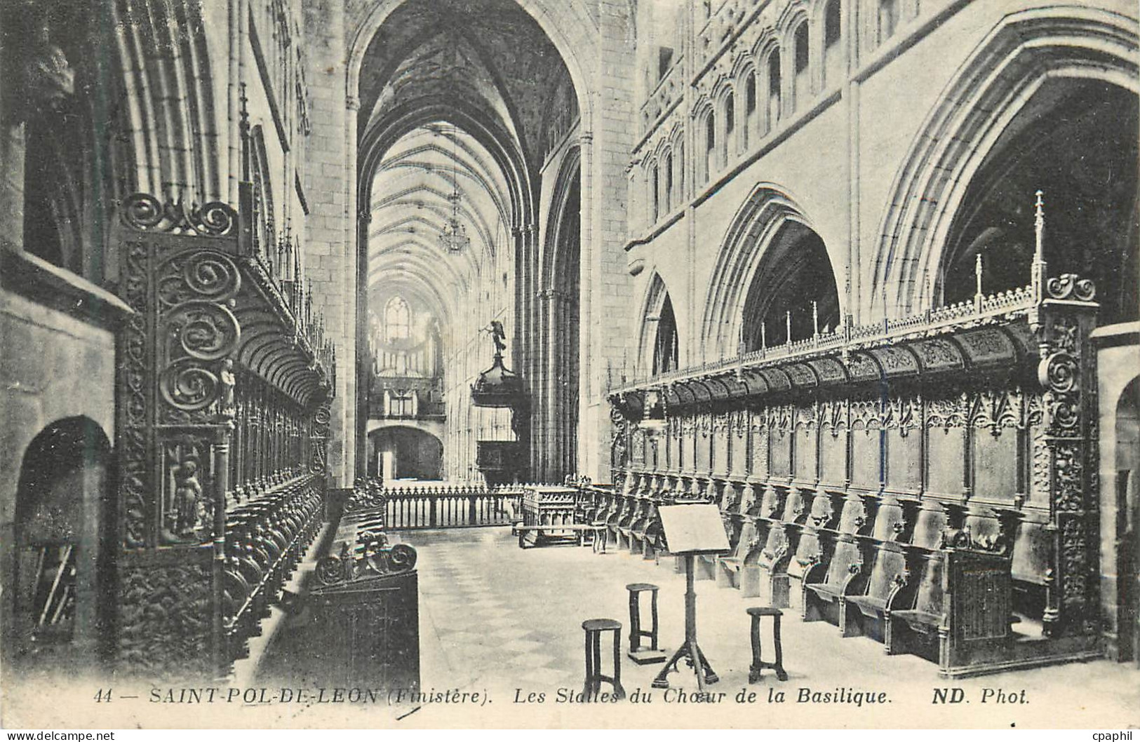 CPA Saint Pol de Leon (Finistere) Les Stalles du Choeur de la Basilique