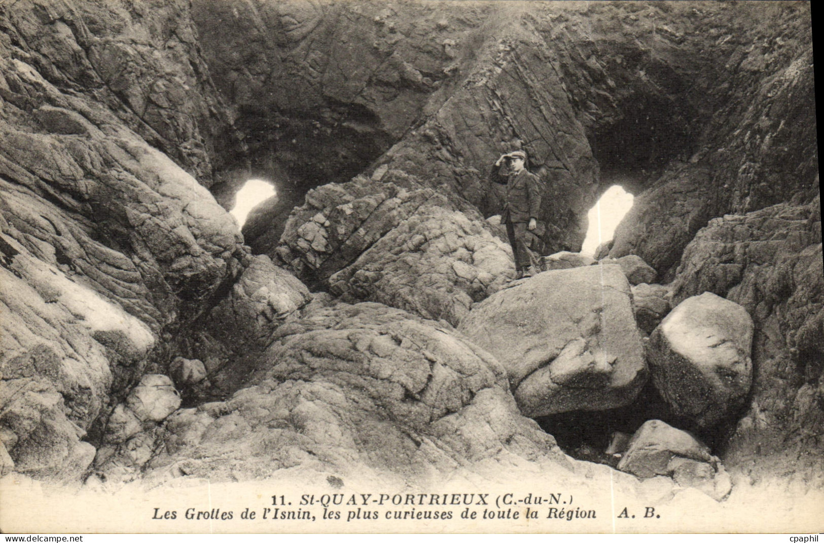 CPA SAINT-QUAY-PORTRIEUX grottes de l'Isnin
