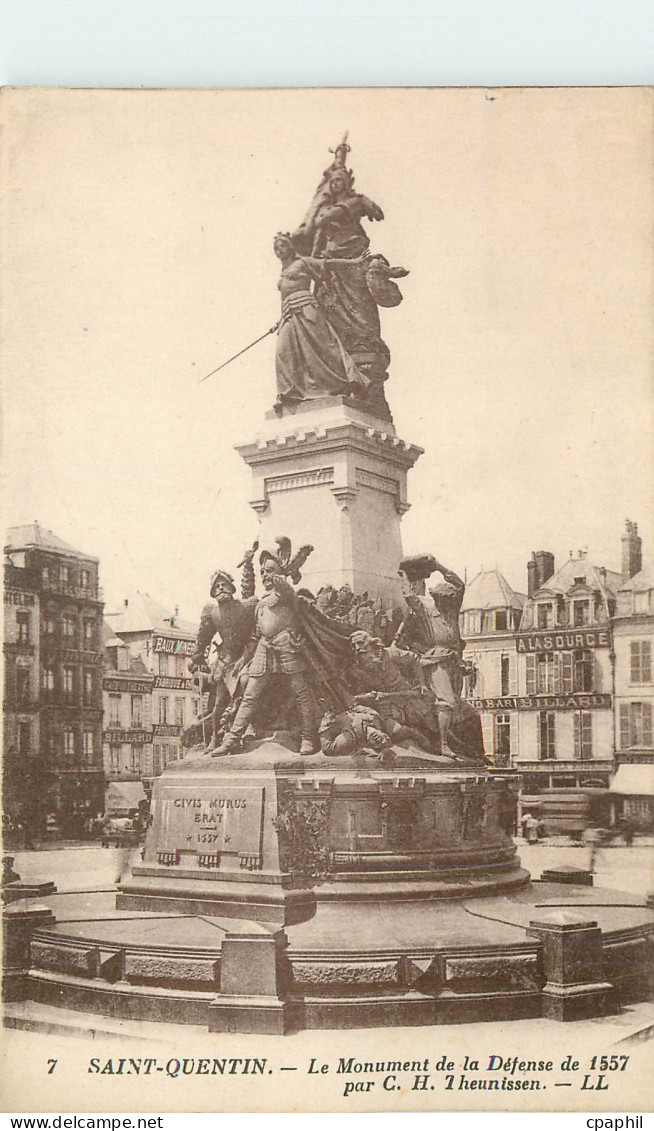 CPA Saint-Quentin - le monument de la defense de 1557